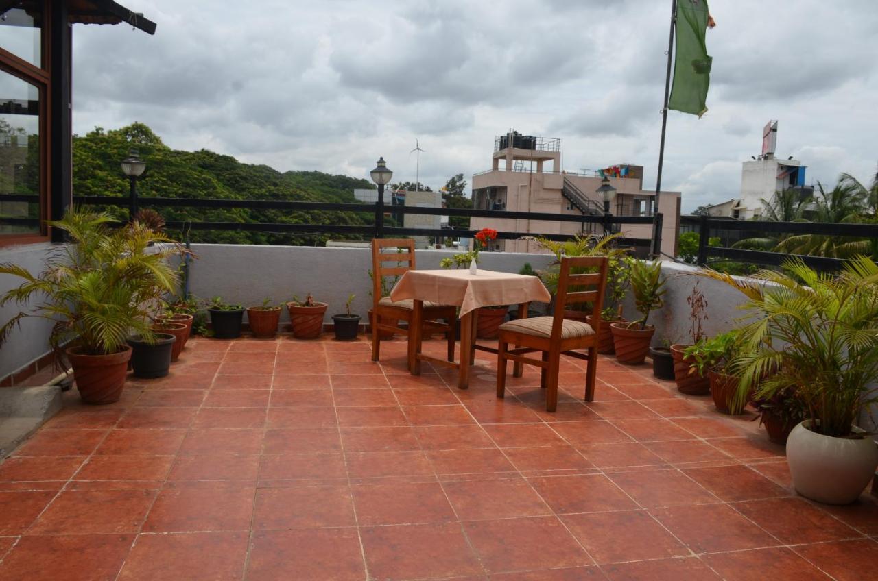 Himalayan Inn Hotel Bangalore Exterior foto